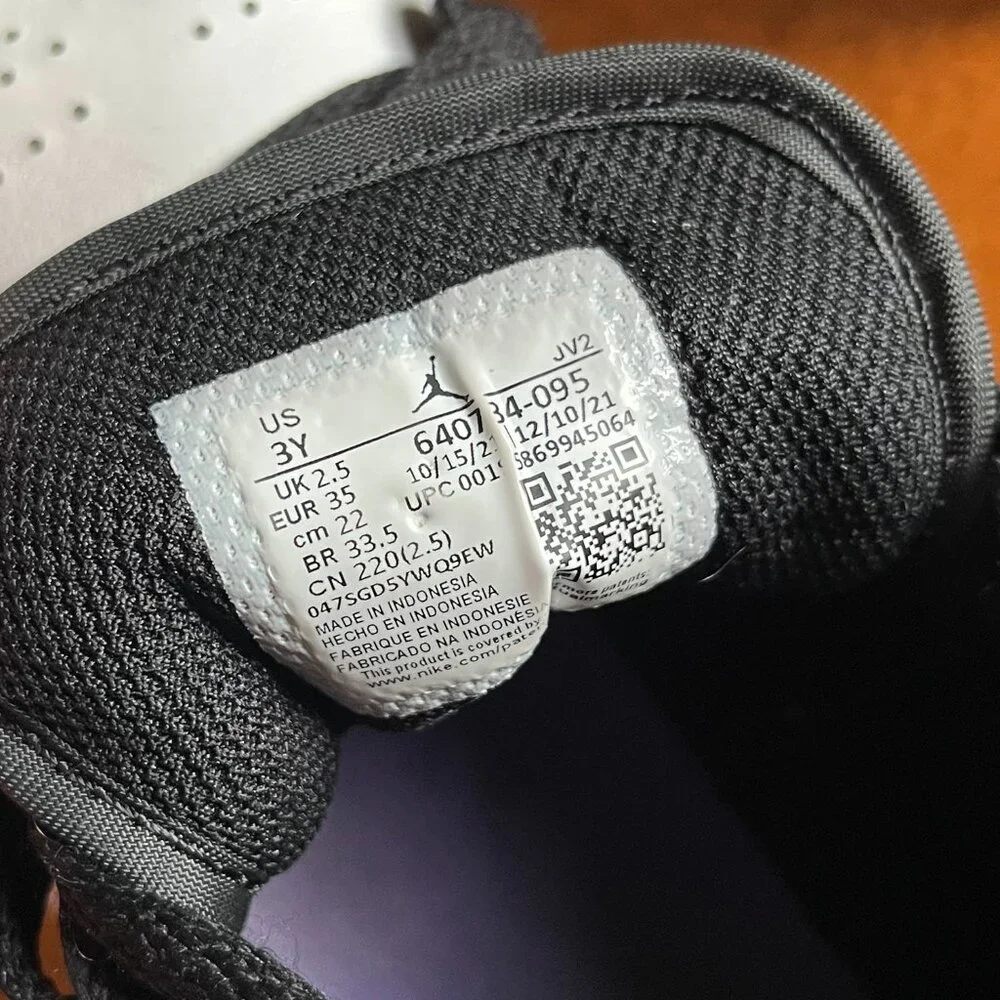 Nike Jordan 1 Mid purple and black 3Y
